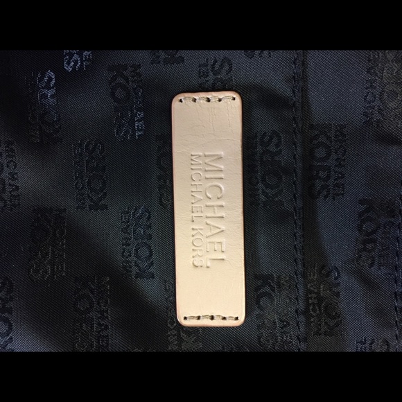 AUTHENTIC Michael Kors Jet Set black tote - Picture 5 of 8